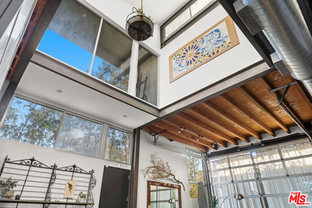 25 Brooks Avenue, Venice CA: https://media.crmls.org/mediaz/d6603ce8-fb66-41cb-b7cb-049e77f553bf.jpg