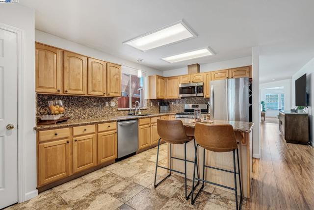 349 Cose Ln, Tracy CA: https://media.crmls.org/mediaz/d660fb29-8763-4fef-8a29-e1efbd96764c.jpg