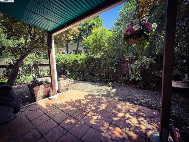 148 Ascot Ct, Moraga CA: https://media.crmls.org/mediaz/d6614d93-1e27-4576-8124-b0183a9ea3e1.jpg