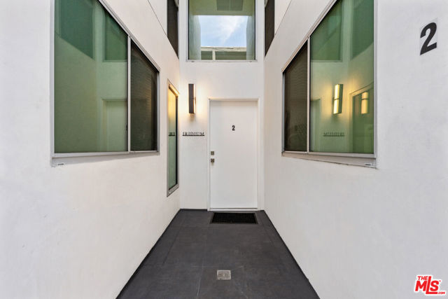 621 N Kings Road, West Hollywood CA: https://media.crmls.org/mediaz/d6618cd3-c326-49c1-b484-c6f4b45fce49.jpg