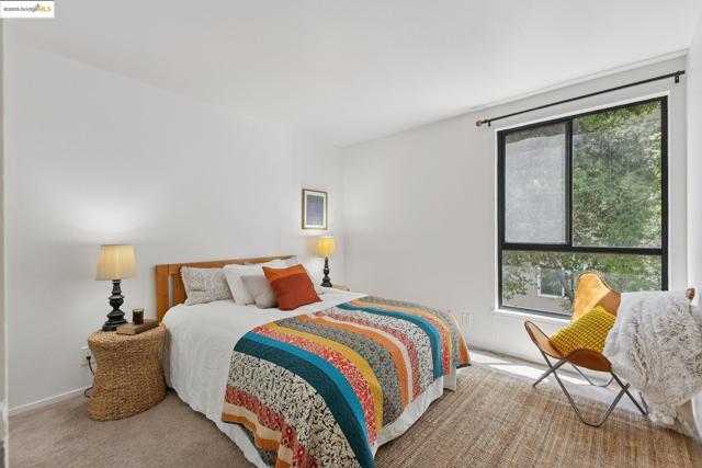 2632 Warring St, Berkeley CA: https://media.crmls.org/mediaz/d6618ebe-c288-41d6-a336-7b1362930468.jpg