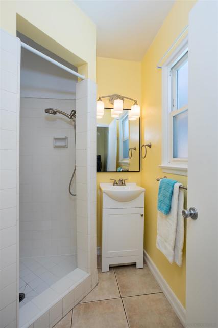 1187 Tangerine St, El Cajon CA: https://media.crmls.org/mediaz/d661986c-a4eb-4f35-9fab-7690d6262274.jpg