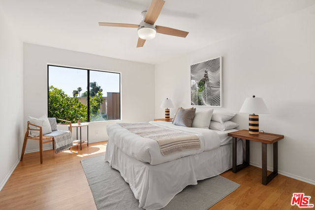 1742 S Bentley Avenue, Los Angeles CA: https://media.crmls.org/mediaz/d661e74a-1cc8-45e6-a451-f477bc8b863d.jpg