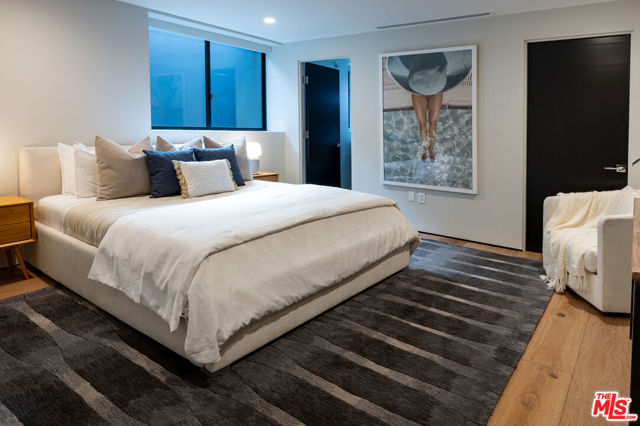 8356 W 4th Street, Los Angeles CA: https://media.crmls.org/mediaz/d661eb53-842c-4112-8fa1-082e71e433d8.jpg