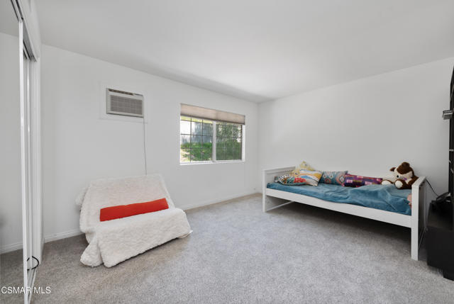 28333 Foothill Drive, Agoura Hills CA: https://media.crmls.org/mediaz/d6637f0e-751e-48d2-99a1-b82f77cc089e.jpg
