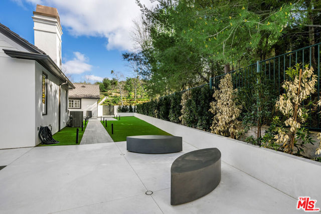 1 Falconridge Drive, Coto de Caza CA: https://media.crmls.org/mediaz/d663bc84-5145-4bdd-b3c4-71f0481caf29.jpg