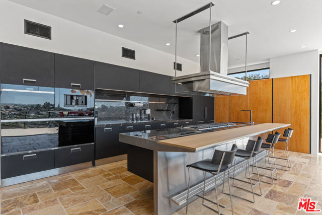 4671 Bedel Street, Woodland Hills CA: https://media.crmls.org/mediaz/d66402d5-90a6-415a-bc16-068ef12696db.jpg