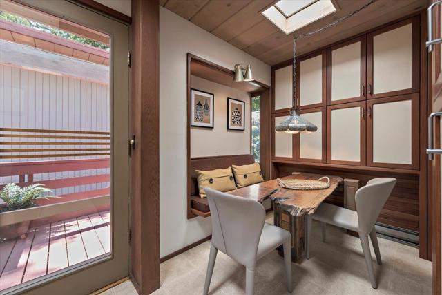 16310 Oakhurst Drive, Monte Sereno CA: https://media.crmls.org/mediaz/d66434b7-dde8-41c6-a75a-ac5b5256628d.jpg