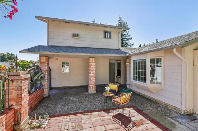 1720 Pine Hollow Circle, San Jose CA: https://media.crmls.org/mediaz/d6643b9c-02b1-4966-93e2-bf17d1306669.jpg