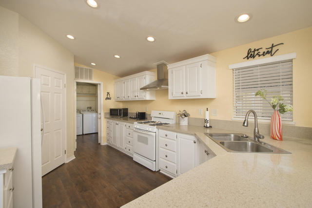 Image 26 of 48 For 14777 Palm Drive  8