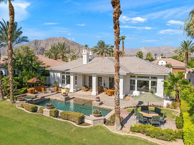 51464 Marbella Court, La Quinta CA: https://media.crmls.org/mediaz/d6645adf-930b-48e9-966c-8f0aa1633555.jpg
