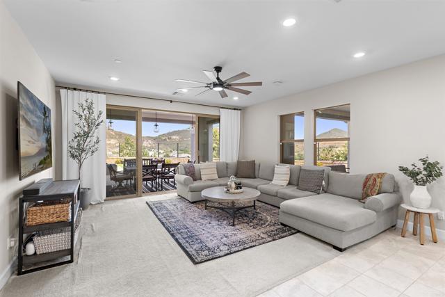 Detail Gallery Image 2 of 51 For 2944 Gait Way, Escondido,  CA 92029 - 5 Beds | 3/1 Baths