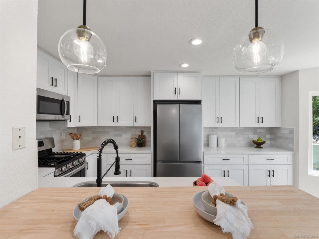 2277 Dunstan - photo 13