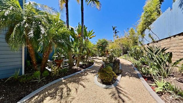 2618 Unicornio Street, Carlsbad CA: https://media.crmls.org/mediaz/d6652102-0cbe-46b5-ab4b-47399f8f1dc2.jpg