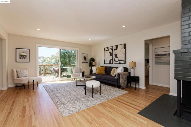 Image 14 of 30 For 2093 Braemar Rd
