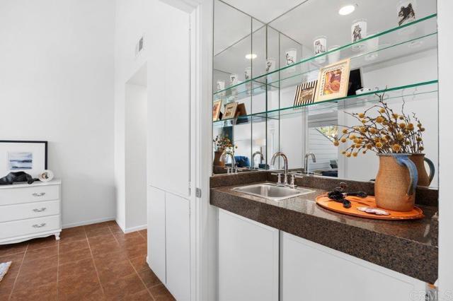 Detail Gallery Image 21 of 43 For 1813 Wilton Rd., Encinitas,  CA 92024 - 2 Beds | 2 Baths