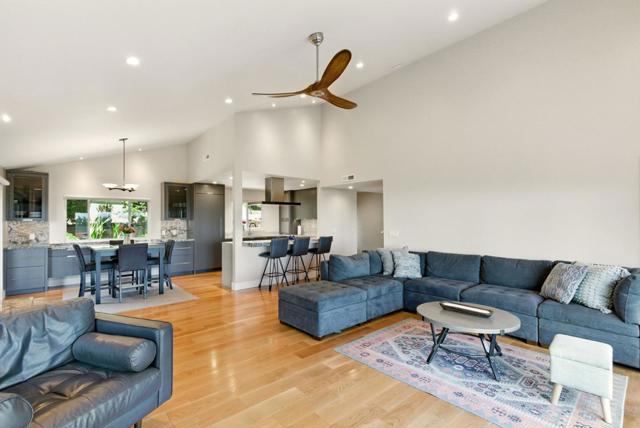 132 Pax Place Court, Aptos CA: https://media.crmls.org/mediaz/d66657f1-a56d-4754-bda5-502e43a00403.jpg