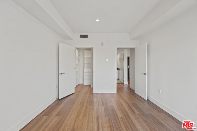 518 N Gramercy Place, Los Angeles CA: https://media.crmls.org/mediaz/d6668f5d-ffff-4591-ad52-f98d0d92409e.jpg