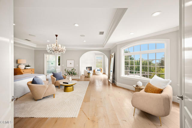 5008 La Canada Boulevard, La Canada Flintridge CA: https://media.crmls.org/mediaz/d666de0b-0c3f-4e68-a606-9ab3f2f11f9e.jpg
