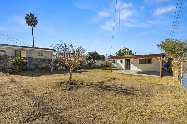 745 West St, San Diego CA: https://media.crmls.org/mediaz/d6674ab2-83d9-4f5a-8442-deb51376f241.jpg