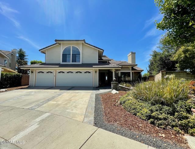 2568 Picadilly Circle, Thousand Oaks CA: https://media.crmls.org/mediaz/d667d11c-a2f0-4722-aba0-770abbad7e16.jpg
