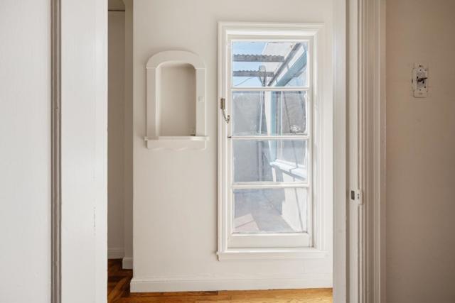 1615 La Salle Avenue, San Francisco CA: https://media.crmls.org/mediaz/d6687aa7-9fd8-4df9-bc24-5972be61c66f.jpg