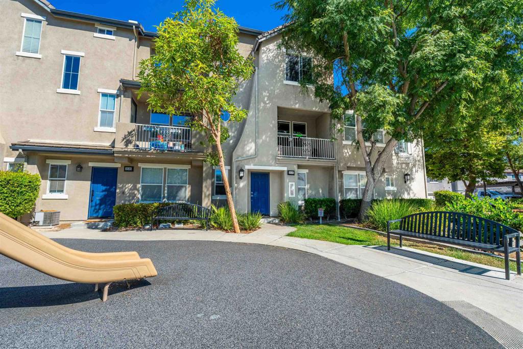 MLS #250043426SD image #28