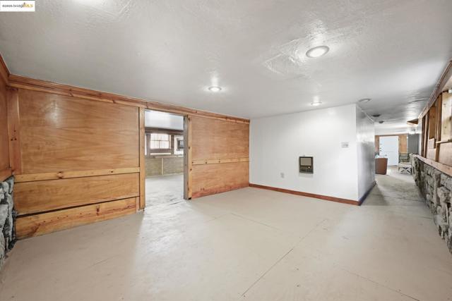 806 54Th St, Oakland CA: https://media.crmls.org/mediaz/d668a8c5-4158-4a71-9905-5f662b25c07a.jpg