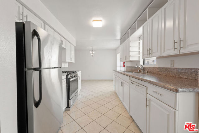 11975 Texas Avenue, Los Angeles CA: https://media.crmls.org/mediaz/d6695118-e04a-48b2-a967-90a1439c5bab.jpg