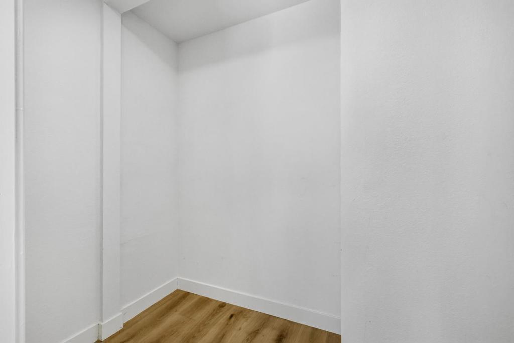 https://media.crmls.org/mediaz/d66a6d06-af44-48e8-8ba6-522a25a06e38.jpg?preset=X-Large