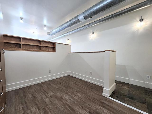 334 Santana Row, San Jose CA: https://media.crmls.org/mediaz/d66a95f5-5ce4-440a-abde-aaebdbb4843f.jpg