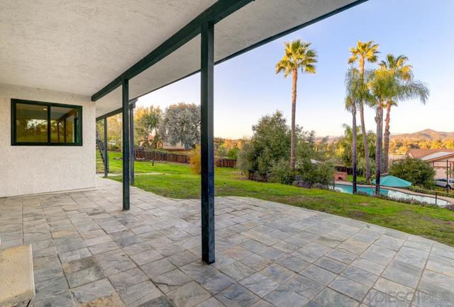 1080 Landavo Rancho Rd, Escondido CA: https://media.crmls.org/mediaz/d66ab186-4e55-4f9e-be2c-41fce43eab7d.jpg