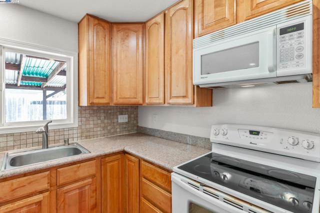 368 Helen Way, Livermore CA: https://media.crmls.org/mediaz/d66ace78-5dc9-4e74-8293-7bde06aefc10.jpg