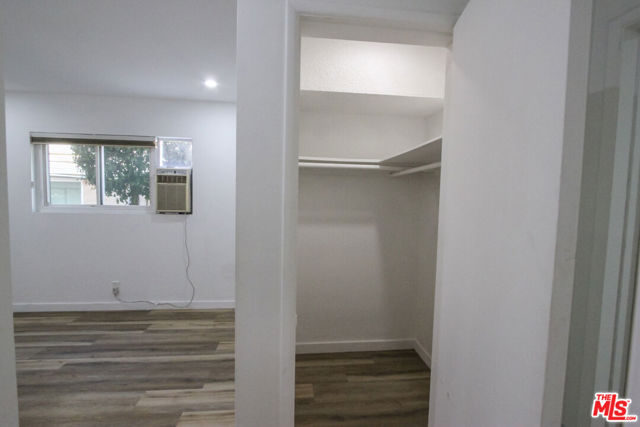 12942 Moorpark Street, Studio City CA: https://media.crmls.org/mediaz/d66ba47c-490b-4248-b77a-bad94bdee09b.jpg