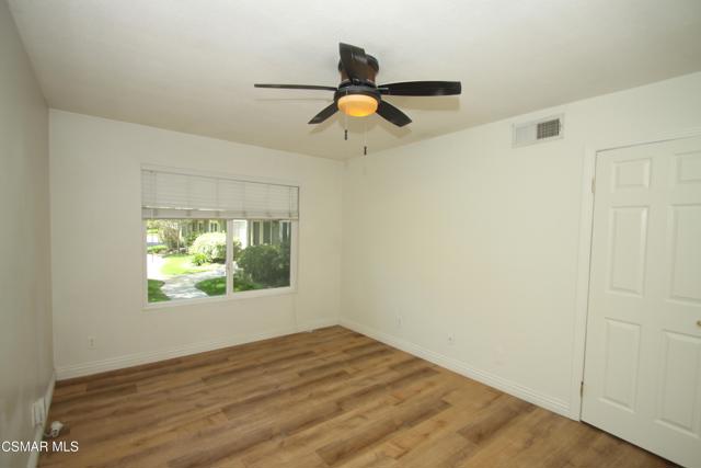 565 Serento Circle, Thousand Oaks CA: https://media.crmls.org/mediaz/d66bd396-c7cc-4066-94c1-7a942746e166.jpg