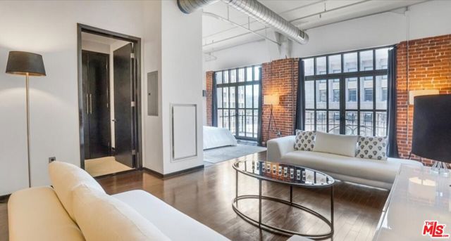 1645 Vine Street, Los Angeles CA: https://media.crmls.org/mediaz/d66be962-def4-456d-a321-c8eb963a7925.jpg