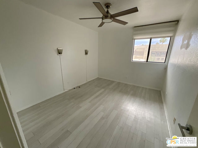 Image 21 of 26 For 425 Bradshaw Lane 63