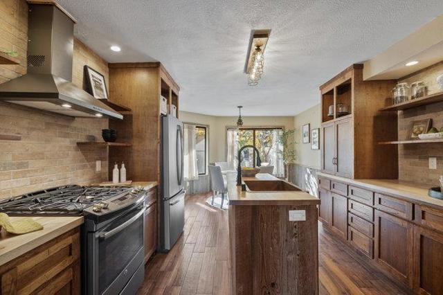 756 Duffin Drive, Hollister CA: https://media.crmls.org/mediaz/d66ea046-45b9-40fe-8360-9b01fff21646.jpg