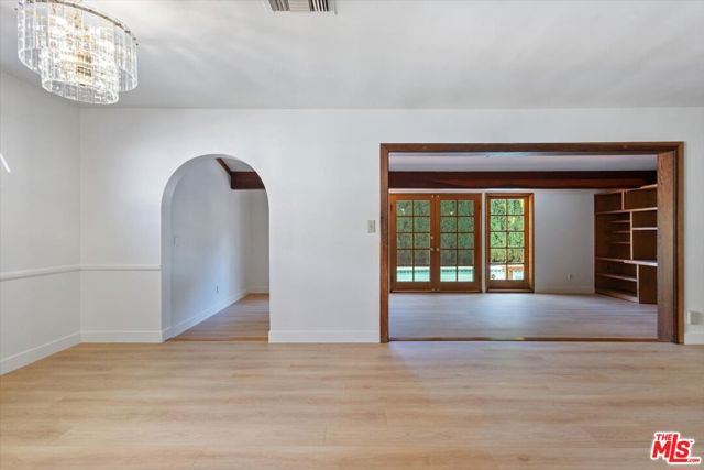 12848 Tiara Street, Valley Village CA: https://media.crmls.org/mediaz/d66f0097-5d55-4018-947b-a4e502441bb2.jpg