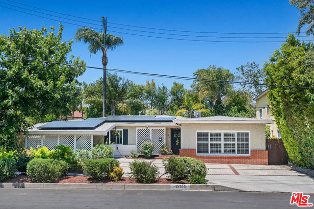 13155 Hartsook Street, Sherman Oaks CA: https://media.crmls.org/mediaz/d66f2de8-033b-47e2-9d3e-f787c8cba6f4.jpg