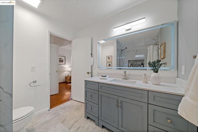 3501 35Th Ave, Oakland CA: https://media.crmls.org/mediaz/d66fc087-4107-4dbd-a65a-a0ae63a5281b.jpg
