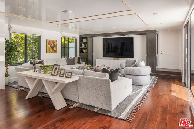 1445 Via Cresta, Pacific Palisades CA: https://media.crmls.org/mediaz/d66fc4cf-7d49-4b8a-a33e-022c27b4822d.jpg