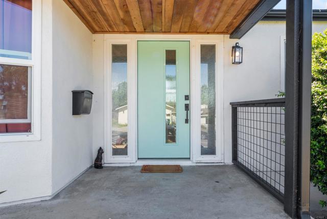 Detail Gallery Image 5 of 33 For 5535 Churchward St, San Diego,  CA 92114 - 3 Beds | 2 Baths