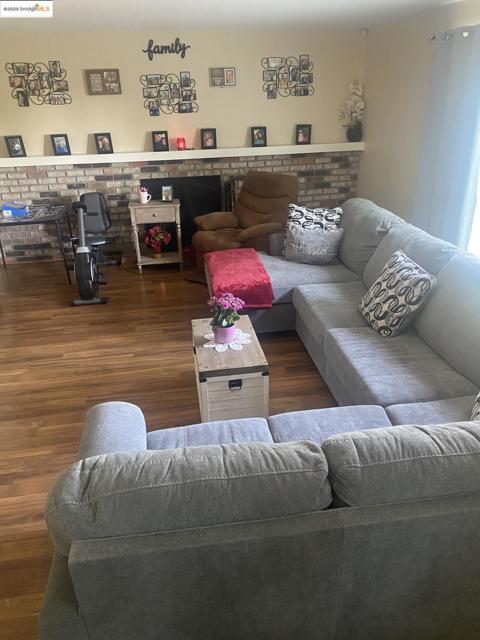 29 Palm Beach Way, Antioch CA: https://media.crmls.org/mediaz/d66fe013-a15a-4f7f-9344-1e81a1632a7c.jpg