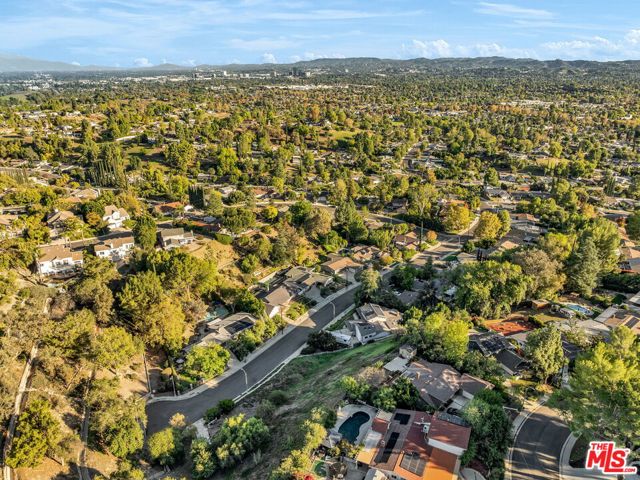 7170 Deveron Ridge Road, West Hills CA: https://media.crmls.org/mediaz/d66ff033-8ab6-4d03-99fd-ee71065849e2.jpg