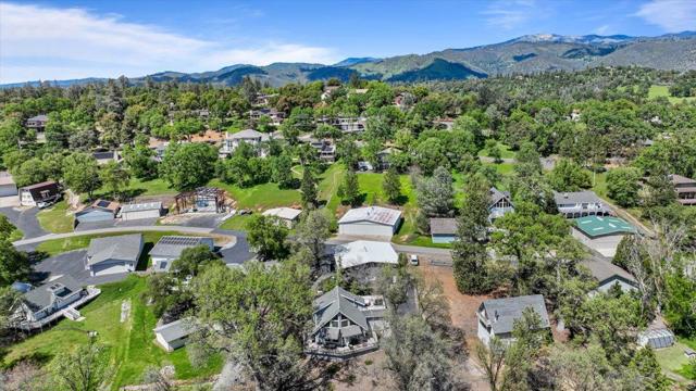 20944 Woodside Way, Groveland CA: https://media.crmls.org/mediaz/d6710873-9e6e-45a5-93d7-b1ec9be39d36.jpg