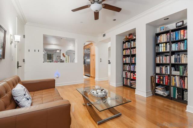 1040 Genter St, La Jolla CA: https://media.crmls.org/mediaz/d6710b0e-f36c-494b-b47e-df6a85470332.jpg