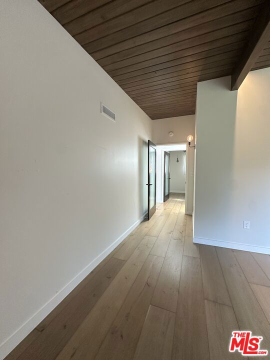 7460 Woodrow Wilson Drive, Los Angeles CA: https://media.crmls.org/mediaz/d671730a-9991-4933-ab0a-8659976f5246.jpg