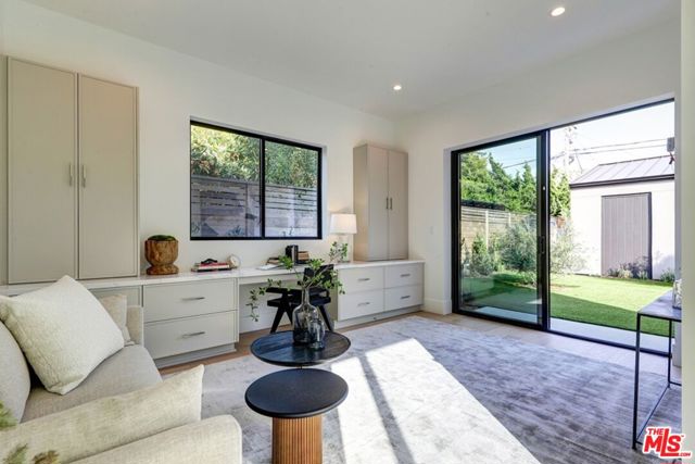1246 Morningside Way, Venice CA: https://media.crmls.org/mediaz/d6721d30-7bc7-41e4-85c0-82f6b779af6c.jpg