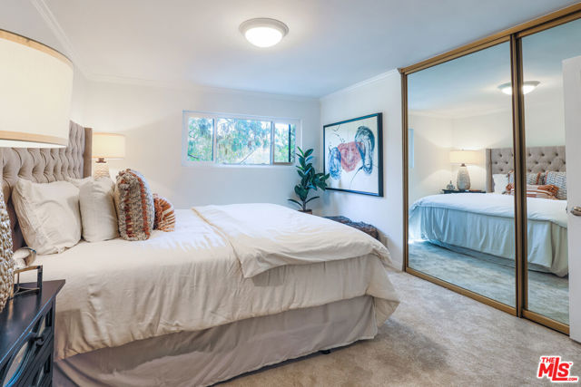 6700 Hillpark Drive, Los Angeles CA: https://media.crmls.org/mediaz/d672c435-ba13-4ca3-a6bf-5b20a44a3c21.jpg